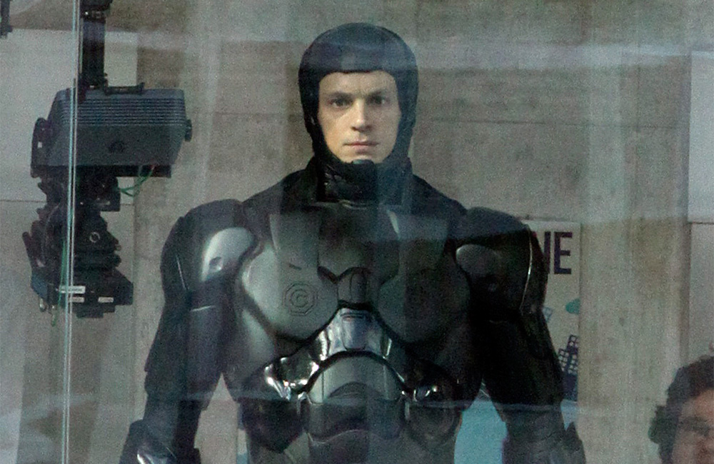 Joel Kinnaman as RoboCop Joel Kinnaman as RoboCop