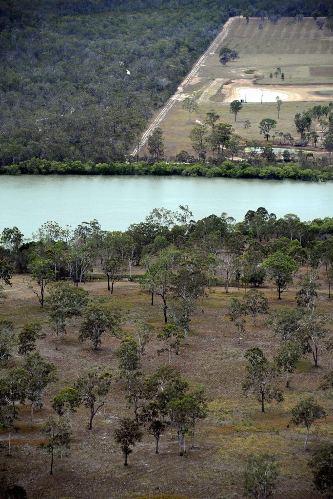 The site of the prosposed Hinkler Bridge linking Burrum Heads to Buxton. The site of the prosposed Hinkler Bridge linking Burrum Heads to Buxton.