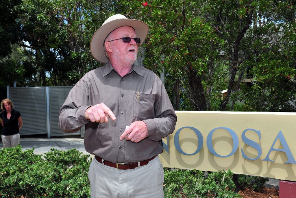 Noosa Mayor Noel Playford addresses the crowd before the Noosa Flag Raising at Noosa Shire Council Chambers. Photo Geoff Potter / Noosa News Noosa Mayor Noel Playford addresses the crowd before the Noosa Flag Raising at Noosa Shire Council Chambers. Photo Geoff Potter / Noosa News