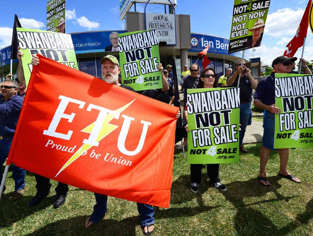 ANGRY WORKERS: The ETU rally in support of Swanbank workers outside MP Ian Berry’s office. ANGRY WORKERS: The ETU rally in support of Swanbank workers outside MP Ian Berry’s office.