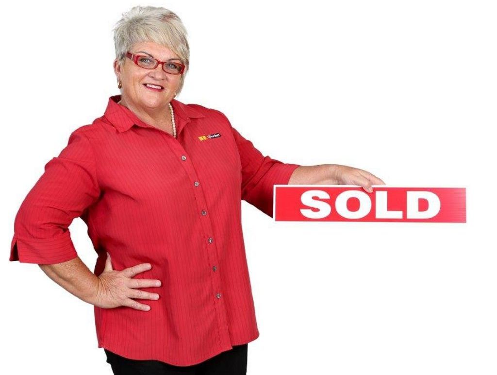 Tanya Williams from LJ Hooker Gladstone knows all about open houses. Tanya Williams from LJ Hooker Gladstone knows all about open houses.