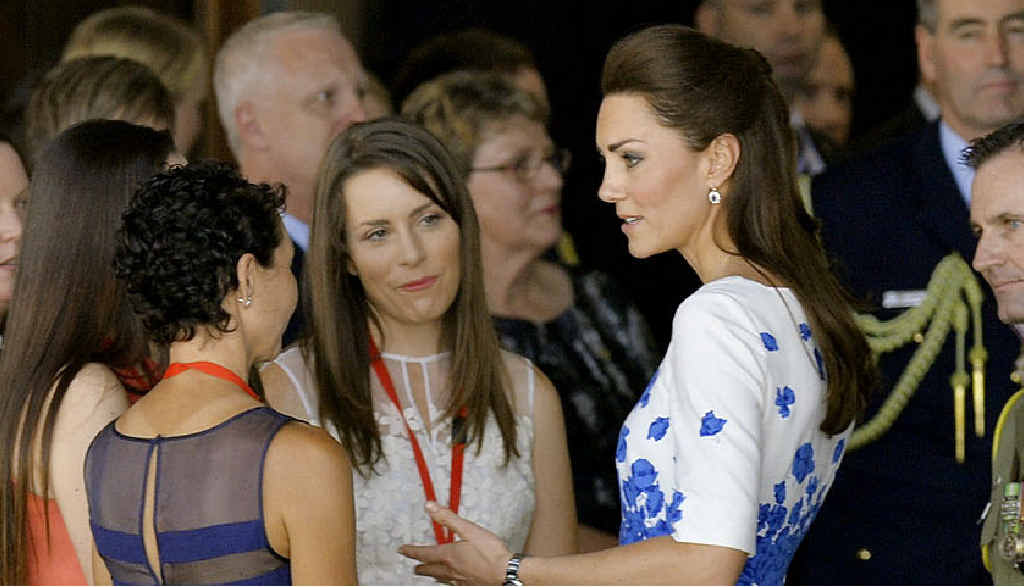 The Duchess speaks with RAAF Base Amberley personnel, veterans and their families at the Officer’s Mess. The Duchess speaks with RAAF Base Amberley personnel, veterans and their families at the Officer’s Mess.