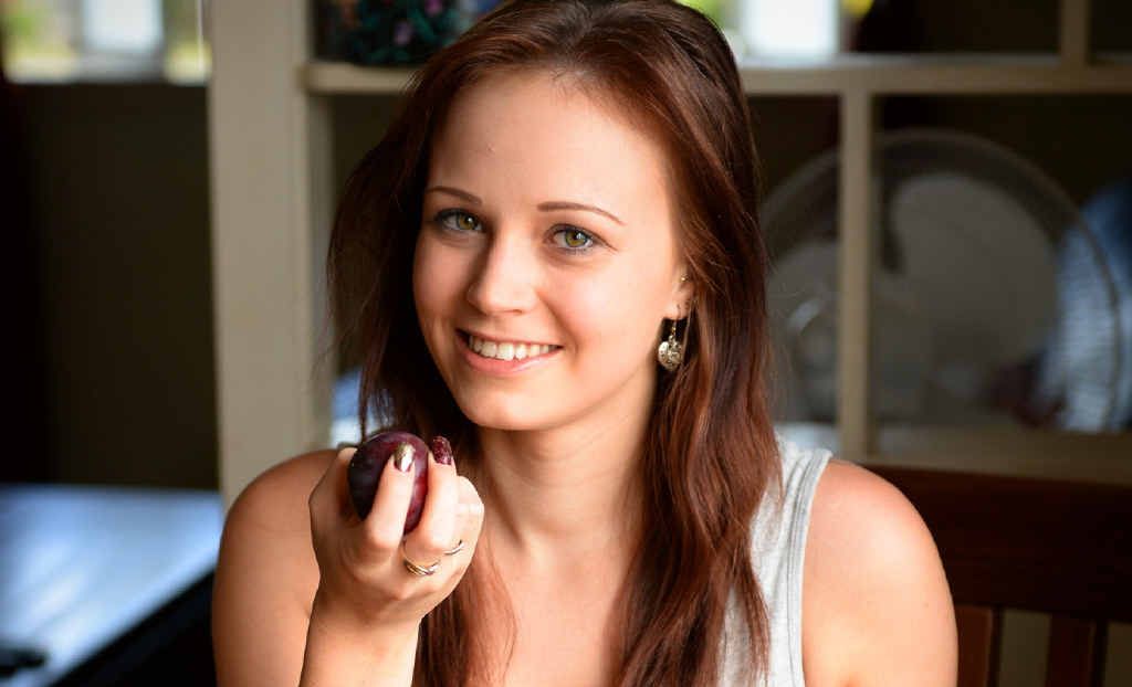 EAT CLEAN: Courtney Gibbons eats almost only fresh fruit and vegetables. EAT CLEAN: Courtney Gibbons eats almost only fresh fruit and vegetables.