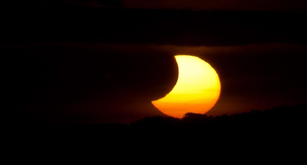 Annular solar eclipse, pictures taken from Evans Head lookout. Photo : Mark Heath