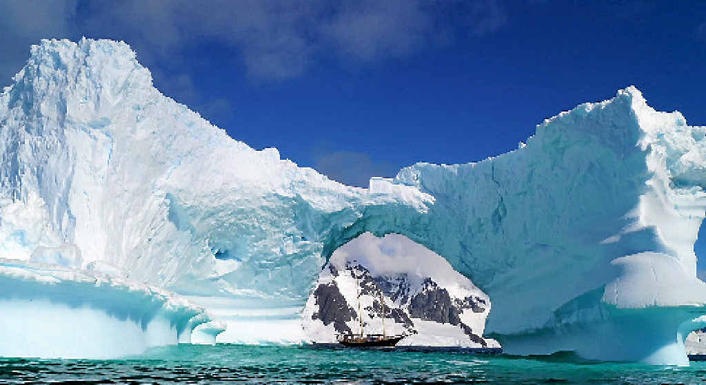 The UAE plans to tow icebergs from Antarctica. The UAE plans to tow icebergs from Antarctica.