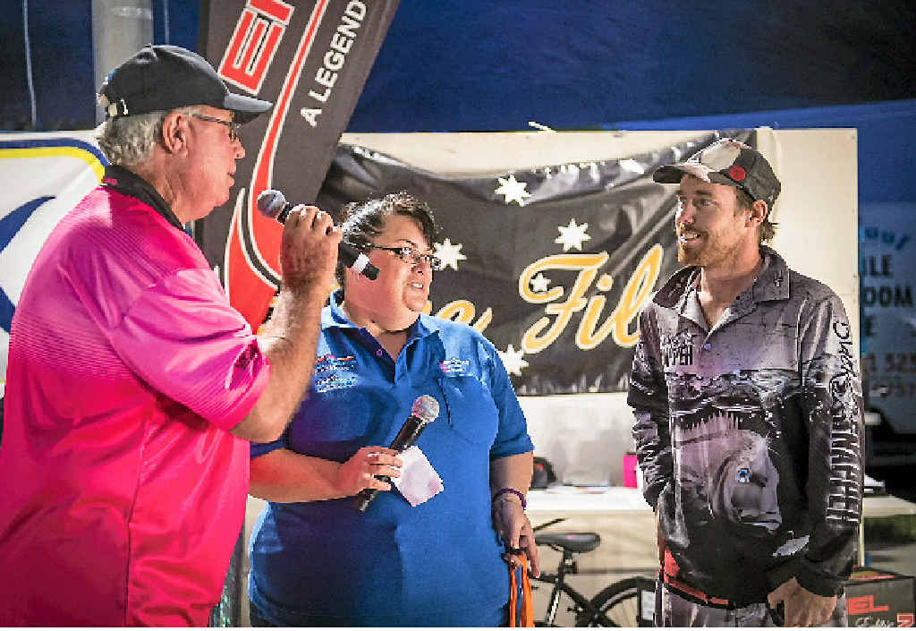 Wayne Johnson (right) receives the VMR safety award from Sue McEvoy and HookUp president Jeff Amos at the Boyne Tannum HookUp. Wayne Johnson (right) receives the VMR safety award from Sue McEvoy and HookUp president Jeff Amos at the Boyne Tannum HookUp.