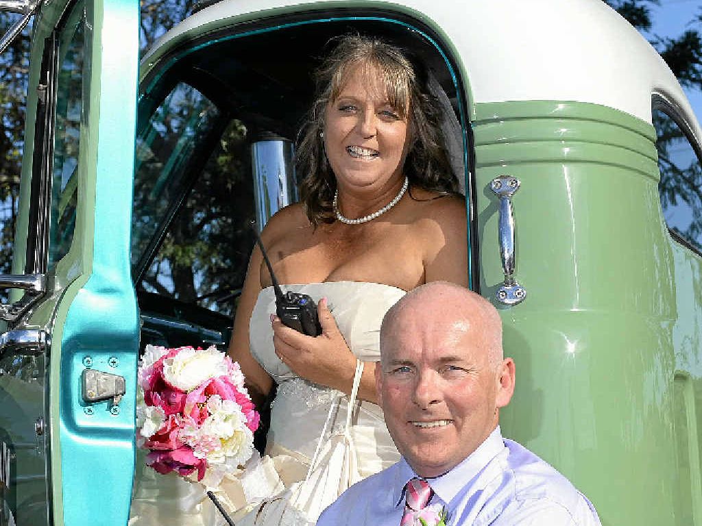Carolyn Stewart and Robert Ettery tied the knot at the Peak Crossing pub. Carolyn Stewart and Robert Ettery tied the knot at the Peak Crossing pub.