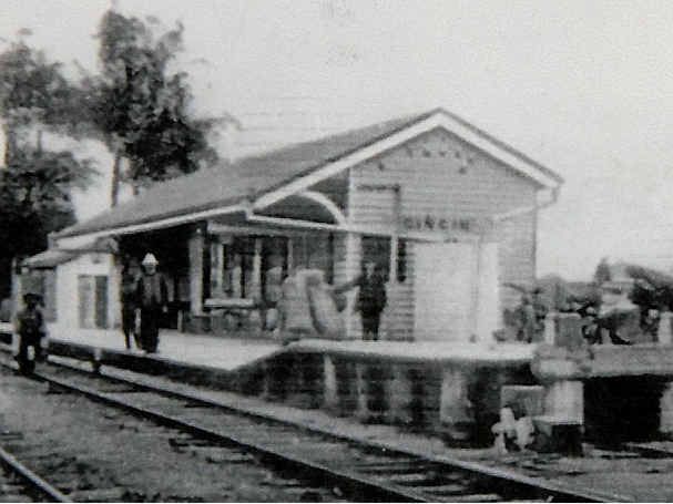 An early photograph of the railway station. An early photograph of the railway station.