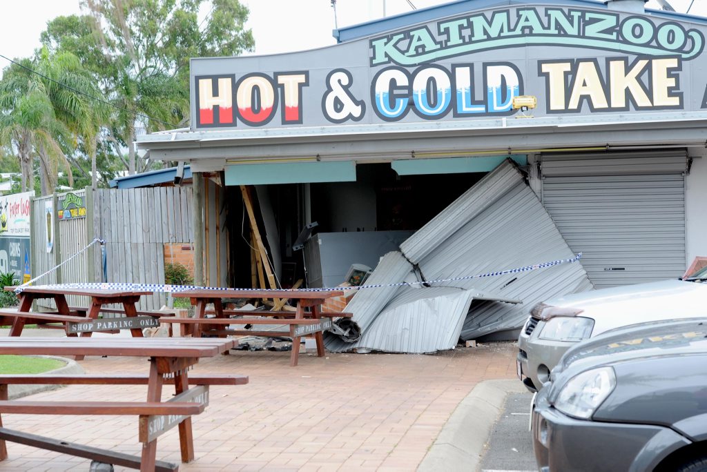 Car Slams Into Takeaway In Pialba Fraser Coast Chronicle Car Slams Into Takeaway In Pialba