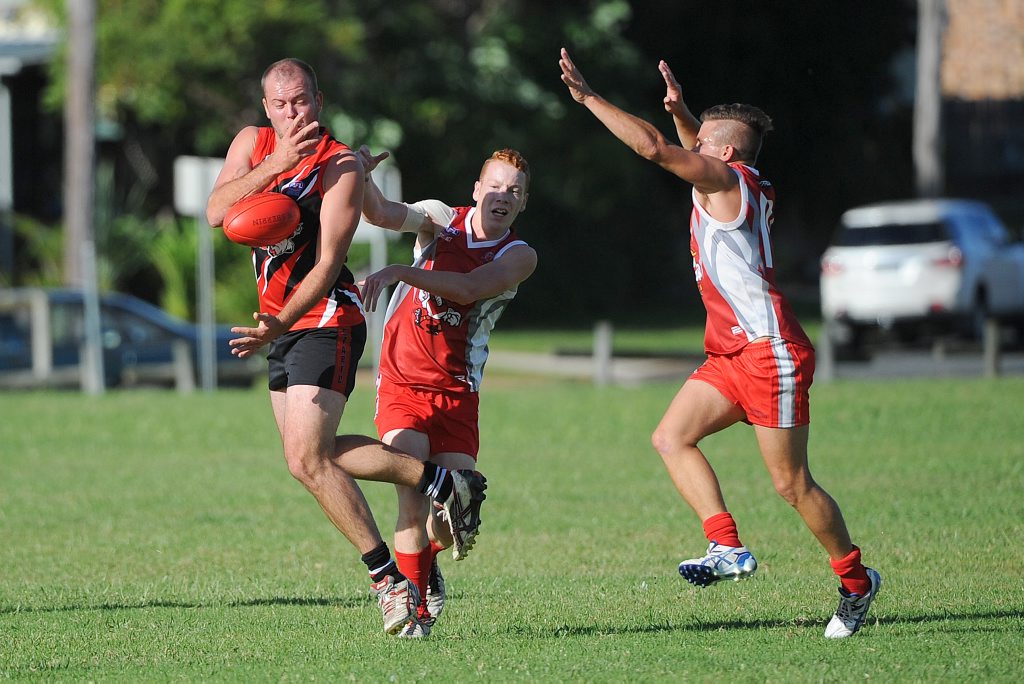 ANTICIPATED CLASH: Many believe today’s encounter between Coffs Swans and Sawtell/Toormina at Fitzroy Oval will be a grand final preview. Photo: Leigh Jensen ANTICIPATED CLASH: Many believe today’s encounter between Coffs Swans and Sawtell/Toormina at Fitzroy Oval will be a grand final preview. Photo: Leigh Jensen