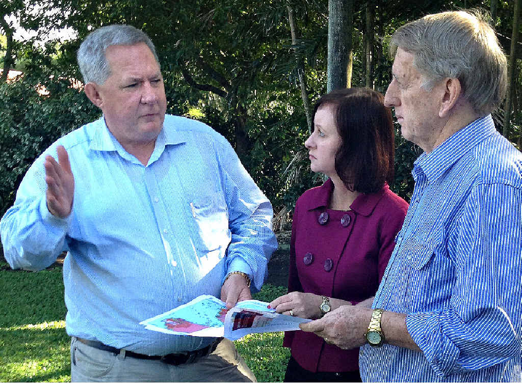 Member for Mackay Tim Mulherin (left) meets with Shadow Education Minister Yvette D’Ath and ALP candidate for Mirani Jim Pearce. Member for Mackay Tim Mulherin (left) meets with Shadow Education Minister Yvette D’Ath and ALP candidate for Mirani Jim Pearce.