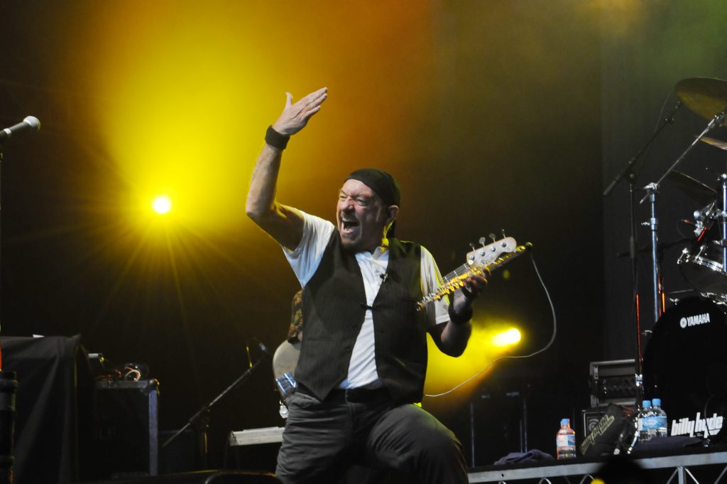 Ian Anderson of Jethro Tull performing at the 2011 Byron Bluesfest. Ian Anderson of Jethro Tull performing at the 2011 Byron Bluesfest.