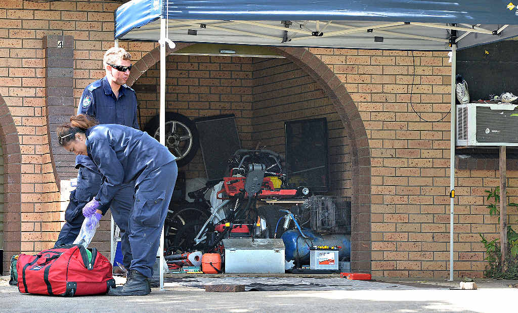Police prepare to dismantle at drug lab at Eimeo which was discovered on Sunday night thanks to good investigative work and observation skills by local police. Police prepare to dismantle at drug lab at Eimeo which was discovered on Sunday night thanks to good investigative work and observation skills by local police.