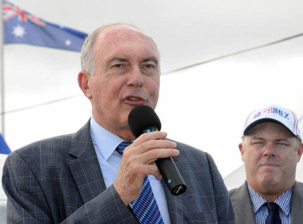 ABOVE LEFT: Deputy Prime Minister Warren Truss with Primex director Bruce Wright (rear) at Primex. ABOVE LEFT: Deputy Prime Minister Warren Truss with Primex director Bruce Wright (rear) at Primex.