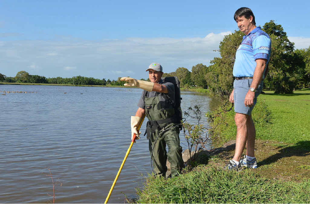 Reef Catchments Coordinator- Aquatic Habitats’ Tim Marsden and Tackleworld Mackay owner Neil Elworthy discuss the issue of Tilapia at the Gooseponds. Reef Catchments Coordinator- Aquatic Habitats’ Tim Marsden and Tackleworld Mackay owner Neil Elworthy discuss the issue of Tilapia at the Gooseponds.