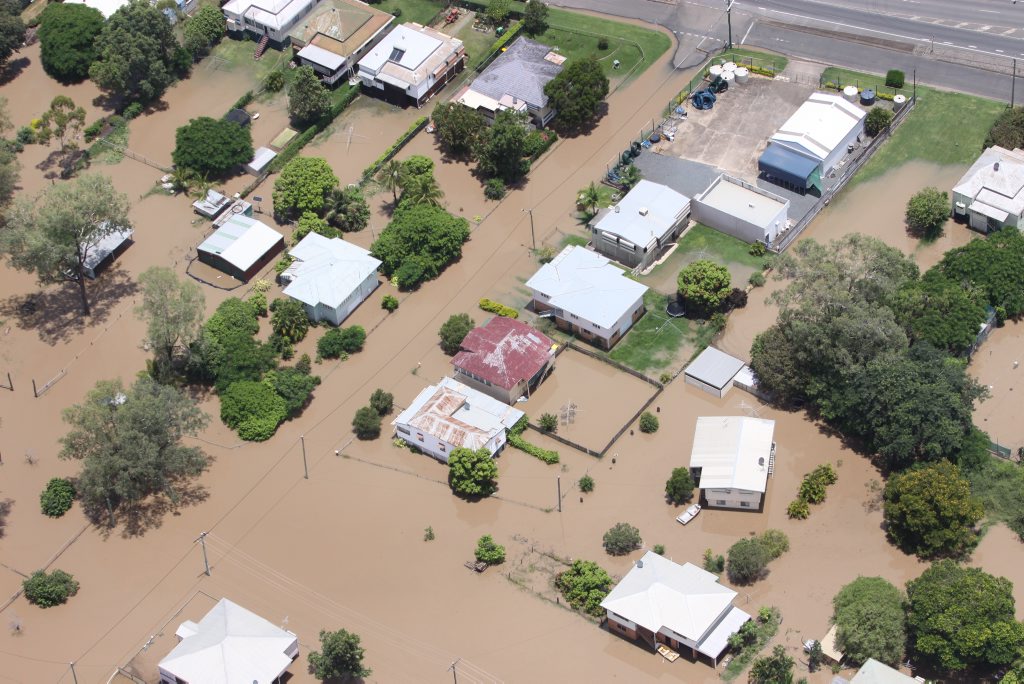 Houses in streets off Lakes Creek Road, North Rockhampton surrounded by water as the Fitzroy River floods. Photo Chris Ison / The Morning Bulletin ROK050111-flood-c23 Houses in streets off Lakes Creek Road, North Rockhampton surrounded by water as the Fitzroy River floods. Photo Chris Ison / The Morning Bulletin ROK050111-flood-c23
