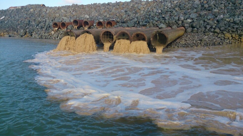 The dredging company responsible for the Western Basin project scrambled to repair damaged weir boxes, which leaked sediment into Gladstone Harbour. The dredging company responsible for the Western Basin project scrambled to repair damaged weir boxes, which leaked sediment into Gladstone Harbour.