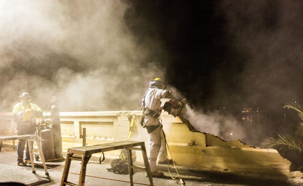 Workers work deep into the night repairing the wall of Grafton bridge that was damaged after a truck ran into it on Wednesday afternoon. Photo: Adam Hourigan / The Daily Examiner Workers work deep into the night repairing the wall of Grafton bridge that was damaged after a truck ran into it on Wednesday afternoon. Photo: Adam Hourigan / The Daily Examiner