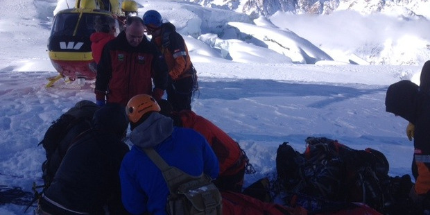 Special forces soldiers could not revive their mate, who fell down a crevasse. Special forces soldiers could not revive their mate, who fell down a crevasse.