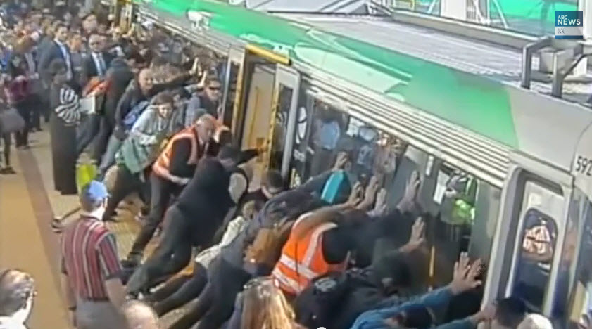 Witnesses say the man fell where 'mind the gap' was written. Witnesses say the man fell where 'mind the gap' was written.