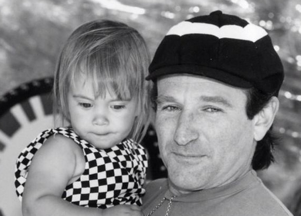 Robin Williams' surviving daughter Zelda celebrated her 25th birthday alongside her father just a week before he was found dead Robin Williams' surviving daughter Zelda celebrated her 25th birthday alongside her father just a week before he was found dead