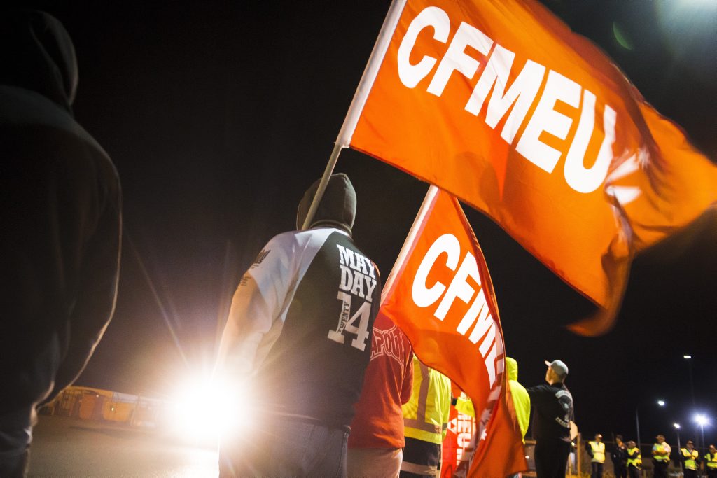 CFMEU members protesting over conditions on Bechtel's Curtis Island projects. Photo Luka Kauzlaric / The Observer CFMEU members protesting over conditions on Bechtel's Curtis Island projects. Photo Luka Kauzlaric / The Observer