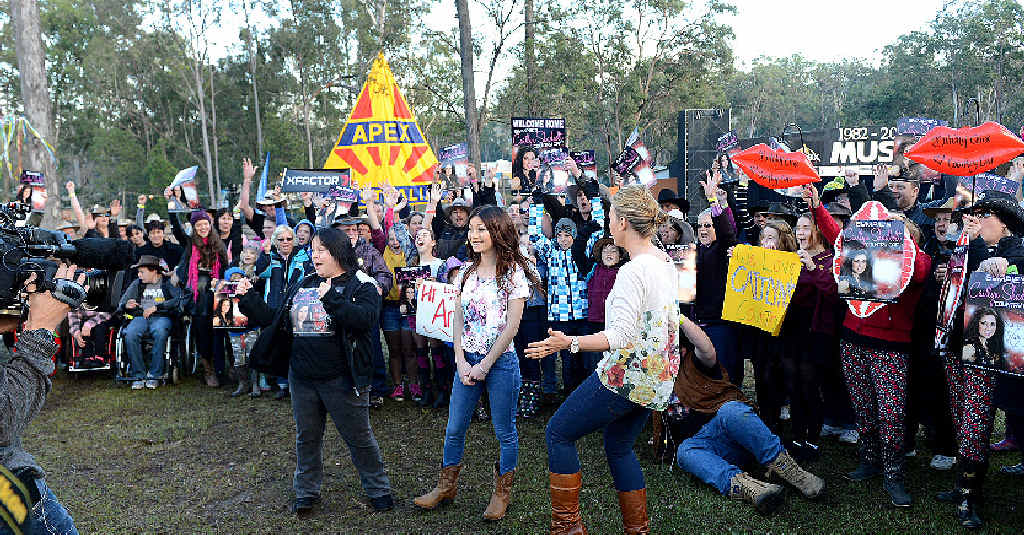 LIVE: Helen and Caitlyn Shadbolt with Sunrise presenter Edwina Bartholamew at the Muster yesterday. LIVE: Helen and Caitlyn Shadbolt with Sunrise presenter Edwina Bartholamew at the Muster yesterday.