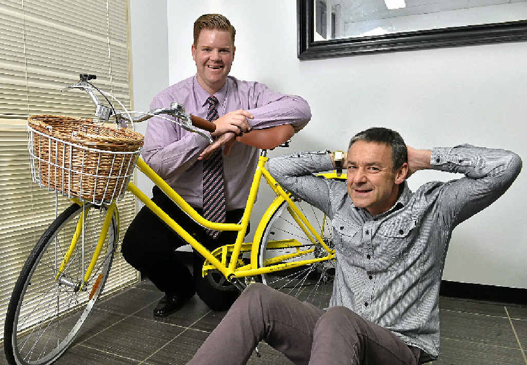 SHOWING SUPPORT: Steve Hodgson and Phil Cutcliffe gearing up for the Lose for Life challenge. SHOWING SUPPORT: Steve Hodgson and Phil Cutcliffe gearing up for the Lose for Life challenge.