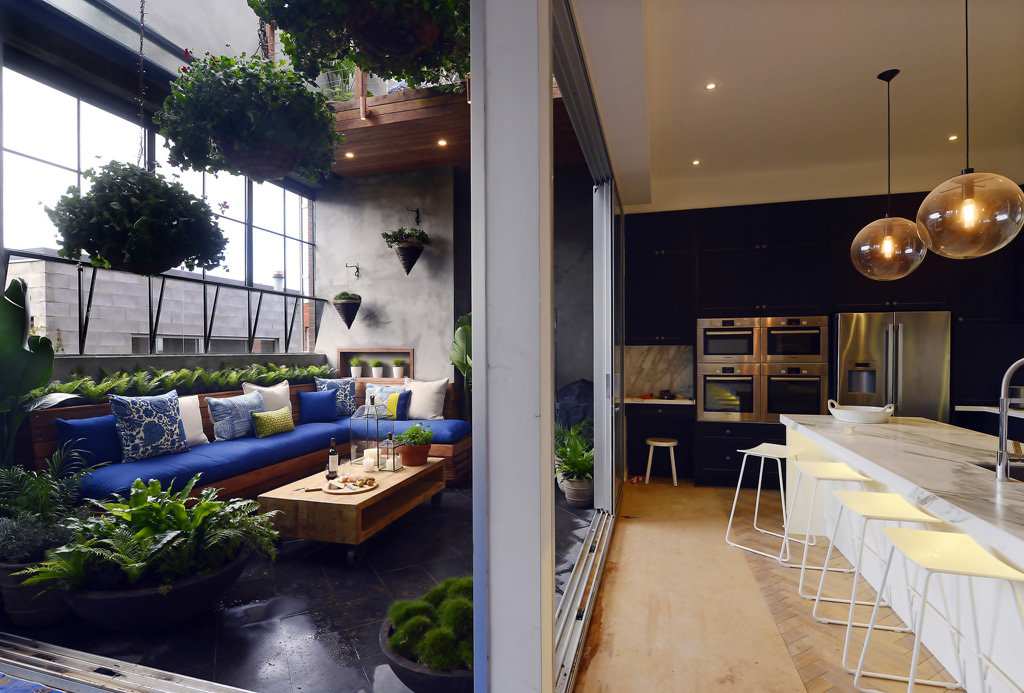 Dee and Darren's winning indoor/outdoor living area. Dee and Darren's winning indoor/outdoor living area.