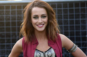 Isabella Giovinazzo plays Phoebe on Home and Away. Isabella Giovinazzo plays Phoebe on Home and Away.