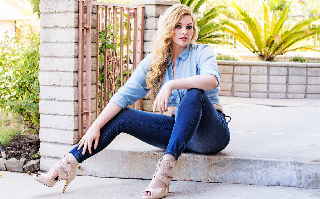 BODY IMAGE: Rockhampton’s plus-size model Jessica Earle at a photoshoot in Los Angeles. BODY IMAGE: Rockhampton’s plus-size model Jessica Earle at a photoshoot in Los Angeles.