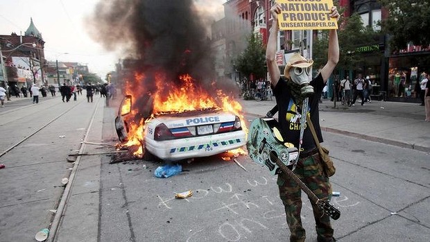 Protesters linked to the Black Bloc movement targeted the G20 summit in Toronto in 2010.
Protesters linked to the Black Bloc movement targeted the G20 summit in Toronto in 2010.