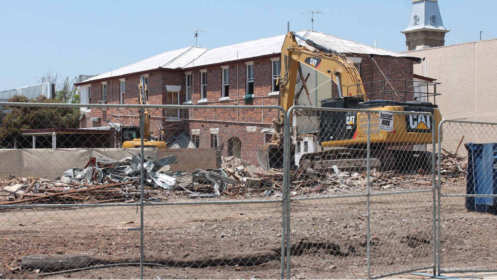 Asbestos removal on Rose City Shoppingworld's demolition site complies with regulations, according to the council and centre owners Asbestos removal on Rose City Shoppingworld's demolition site complies with regulations, according to the council and centre owners