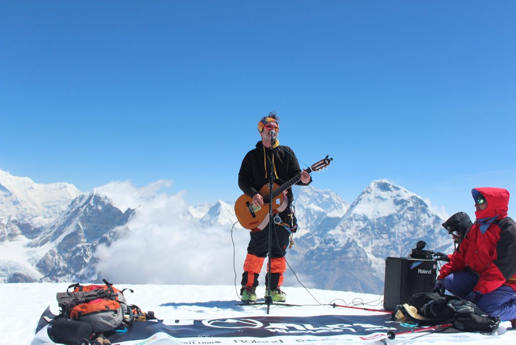 Noosa musician Oz Bayldon raised money through his charity Music4Children through