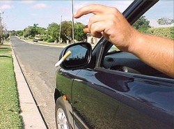 The Rural Fire Service has set up a reporting system where the public can report people who toss cigarette butts. The Rural Fire Service has set up a reporting system where the public can report people who toss cigarette butts.