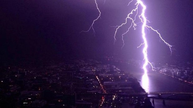 Lightning over Toowong as seen from the Meriton in Herschel St. Photo: Lanair Smith/Facebook
Lightning over Toowong as seen from the Meriton in Herschel St. Photo: Lanair Smith/Facebook