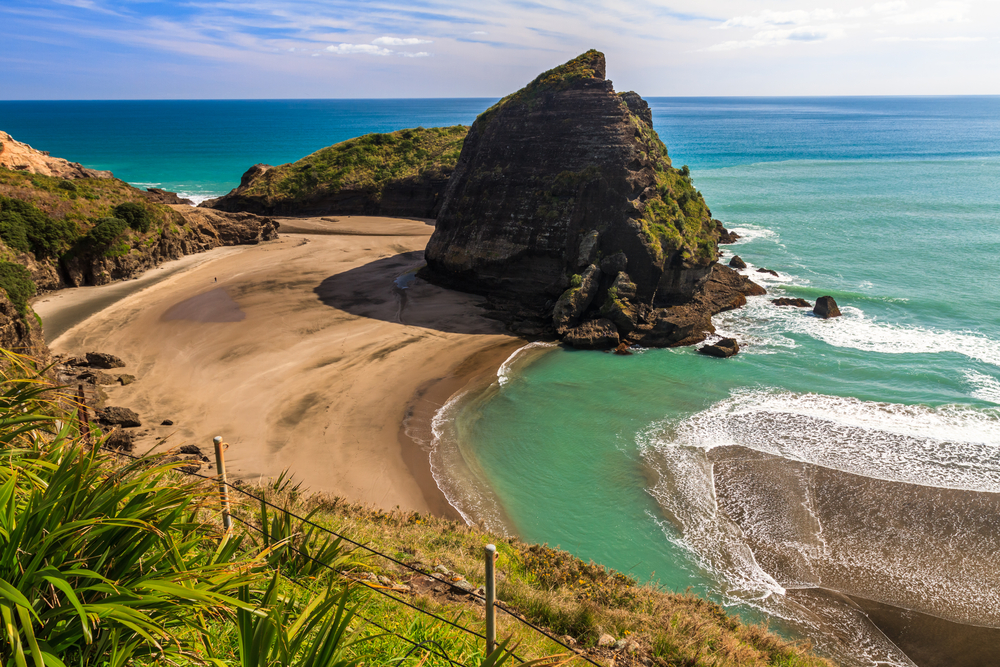 Land Of Long Weekend How To Spend 3 Days In Auckland Mackay Daily Piha One Of Five West Coast New Zealand Beaches Sprinkled With Volcanic Sand And