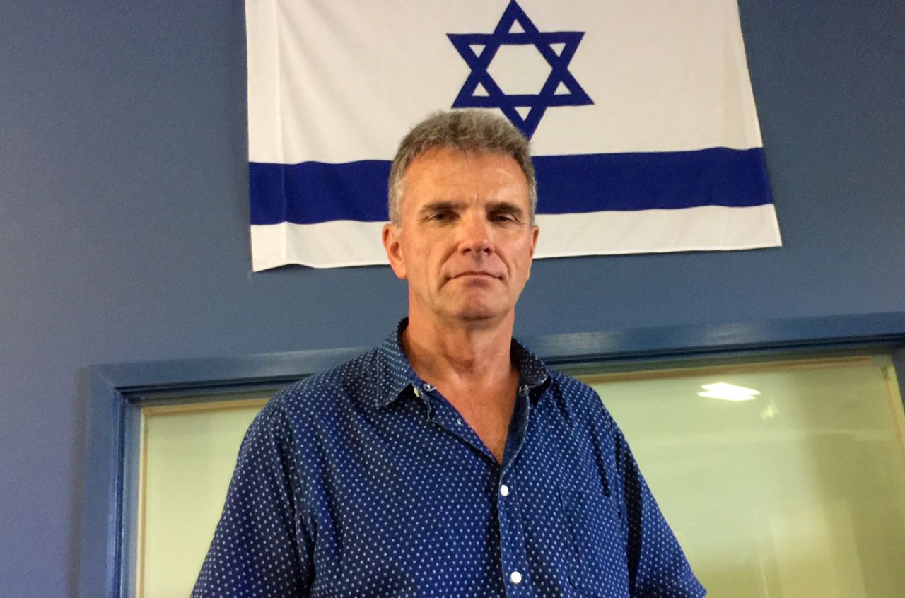 South African journalist Stan Goodenough has been living in Israel for years, working as a journalist covering the peace process. He says Australia is right in maintaining its support of Israel, rather than recognising Palestine. South African journalist Stan Goodenough has been living in Israel for years, working as a journalist covering the peace process. He says Australia is right in maintaining its support of Israel, rather than recognising Palestine.