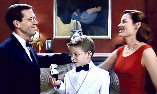 A scene from Stuart Little showing the Hungarian artwork in the background A scene from Stuart Little showing the Hungarian artwork in the background