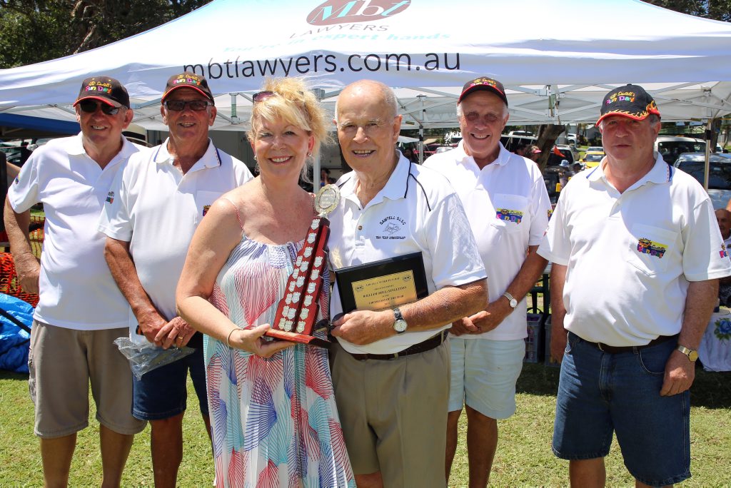 Coffs Harbour City Council Mayor, Cr Denise Knight, presents Bill Singleton with his Sawtellian of the Year award. Photo: Gemima Harvey/Coffs Coast Advocate Coffs Harbour City Council Mayor, Cr Denise Knight, presents Bill Singleton with his Sawtellian of the Year award. Photo: Gemima Harvey/Coffs Coast Advocate