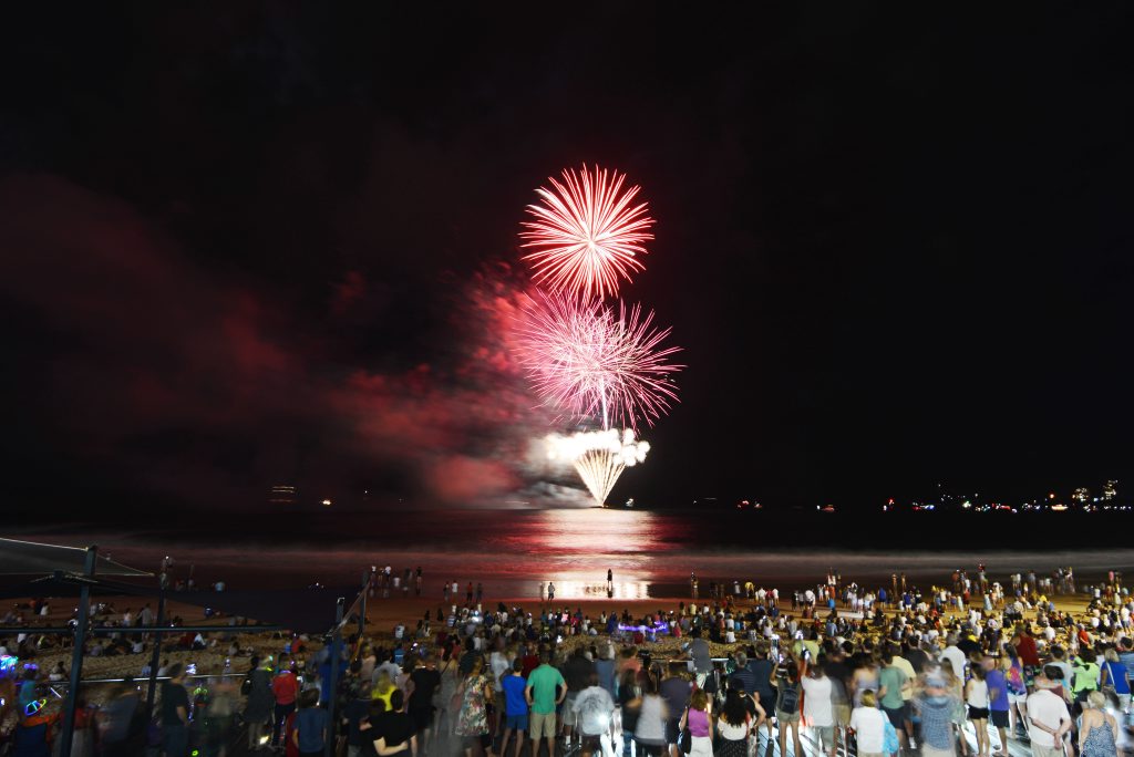 Mooloolaba New Years Eve, December 31, 2014. Photo Patrick Woods / Sunshine Coast Daily Mooloolaba New Years Eve, December 31, 2014. Photo Patrick Woods / Sunshine Coast Daily