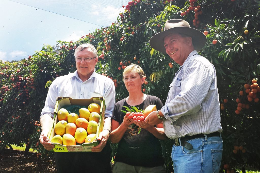 L-R: Trevor Dunmall, from the Australian Mango Industry Association with local lychee farmer Jill Houser and Agriculture Minister Barnaby Joyce. Photo Scott Sawyer / Sunshine Coast Daily L-R: Trevor Dunmall, from the Australian Mango Industry Association with local lychee farmer Jill Houser and Agriculture Minister Barnaby Joyce. Photo Scott Sawyer / Sunshine Coast Daily