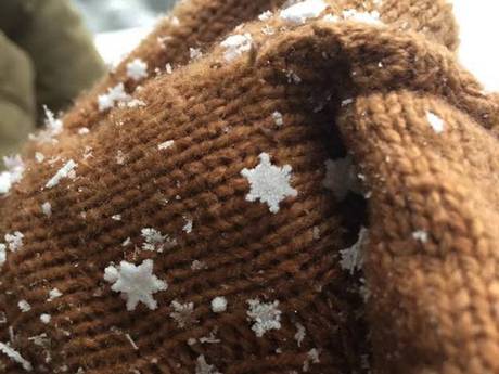 Star-shaped snowflakes have been falling in New York Star-shaped snowflakes have been falling in New York
