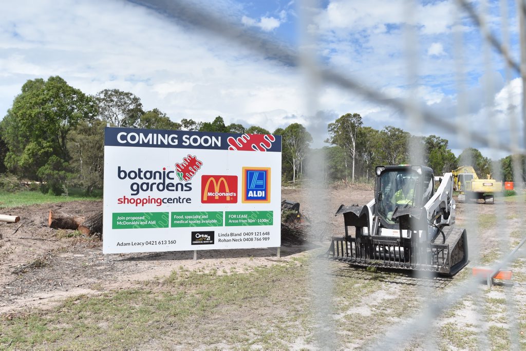 Construction on the Botanic Gardens Shopping Centre at Urangan gets under way. Construction on the Botanic Gardens Shopping Centre at Urangan gets under way.