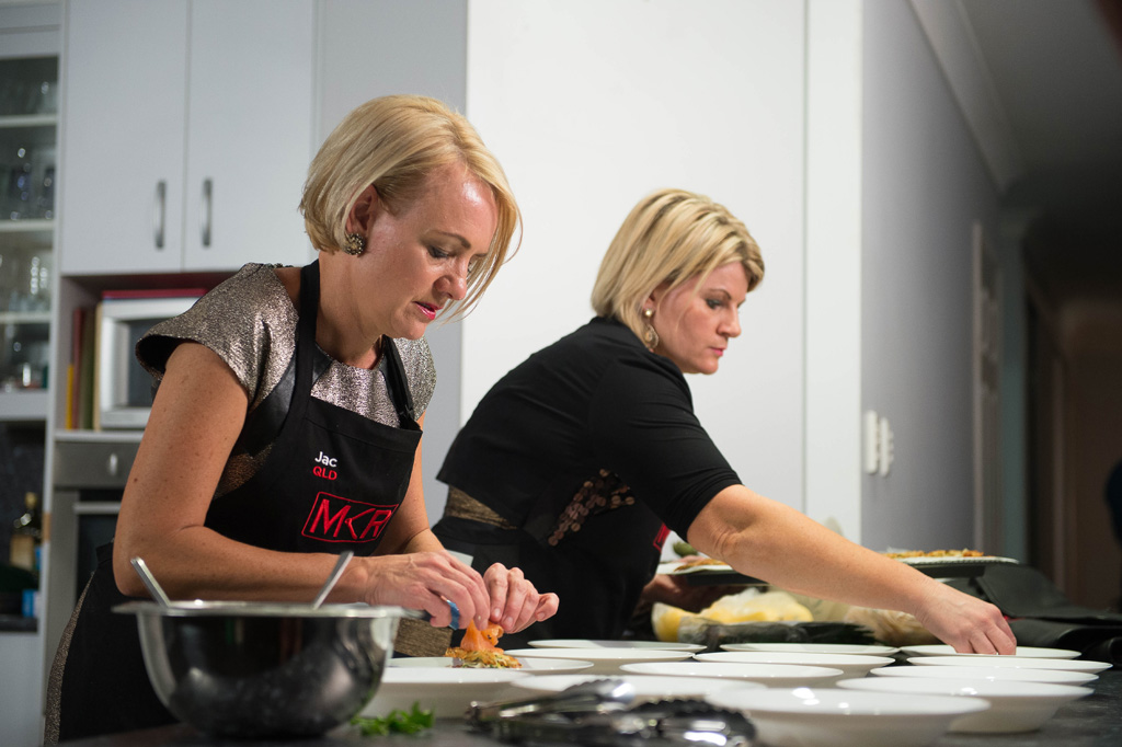 Jac and Shaz plate up their entree. Jac and Shaz plate up their entree.