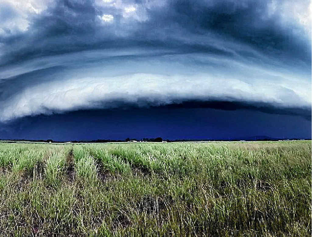 Deep trough to bring severe storms across coastal Queensland. Deep trough to bring severe storms across coastal Queensland.