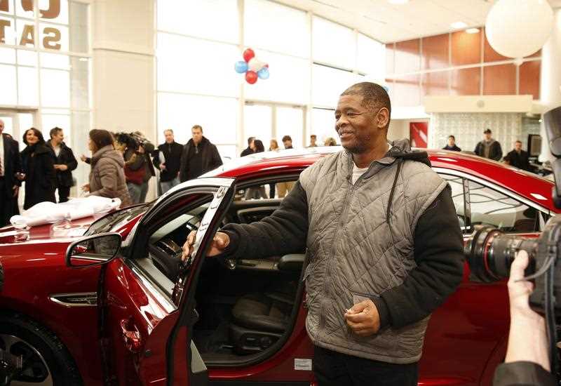 Robertson has been without a car since 1988, and public transportation is only available for a small portion of his route to work. Robertson has been without a car since 1988, and public transportation is only available for a small portion of his route to work.