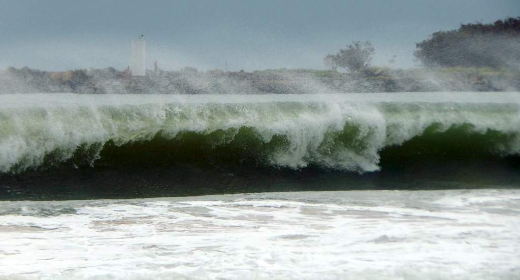 The big surf at Mooloolaba ahead of Cyclone Marcia. Photo: Willis Stinger / Facebook The big surf at Mooloolaba ahead of Cyclone Marcia. Photo: Willis Stinger / Facebook