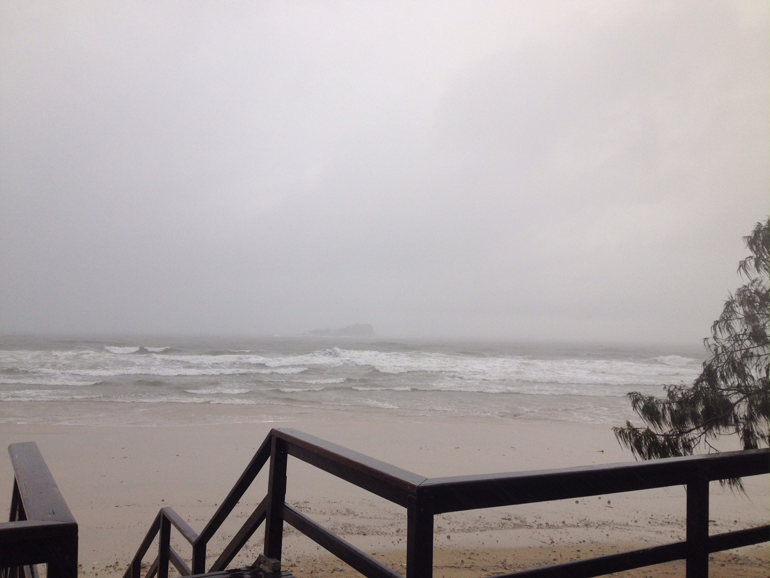 Mudjiimba Beach pre-high tide. Mudjiimba Beach pre-high tide.