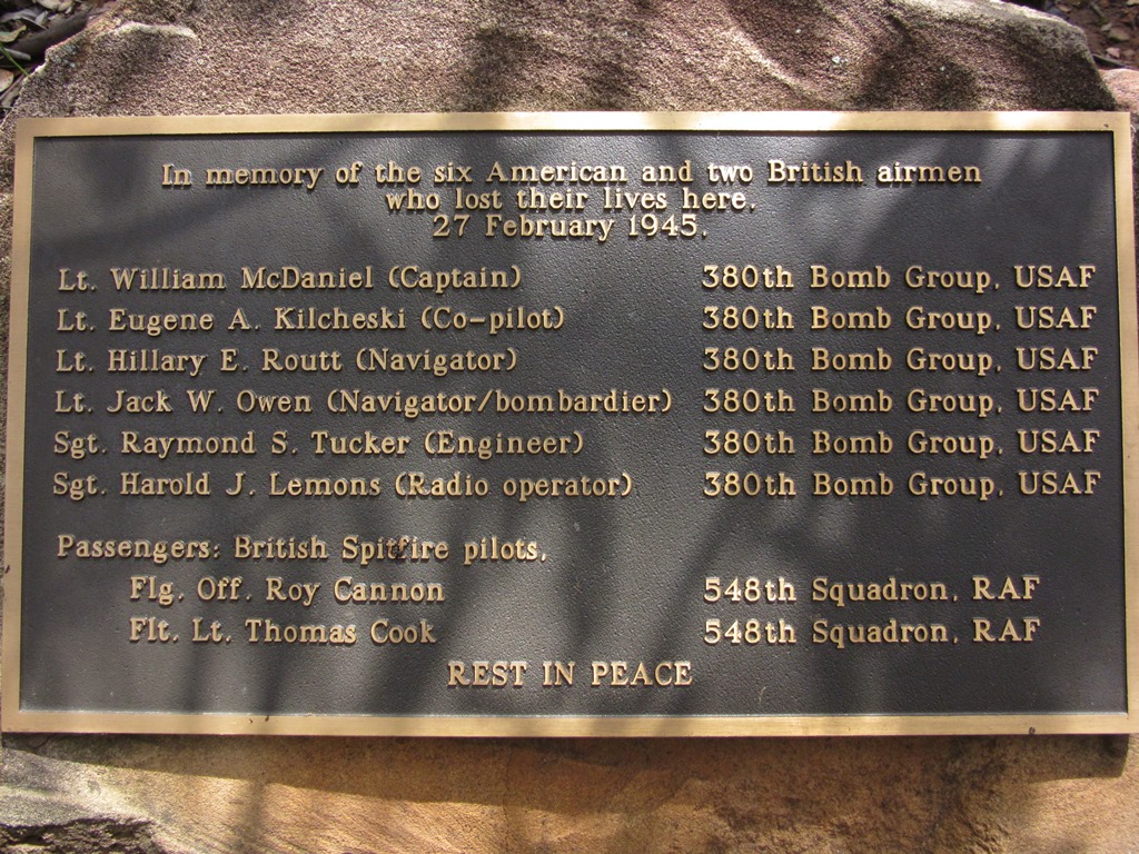 The Beautiful Betsy memorial plaque at Kroombit Tops. The Beautiful Betsy memorial plaque at Kroombit Tops.